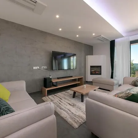 Villa Lily